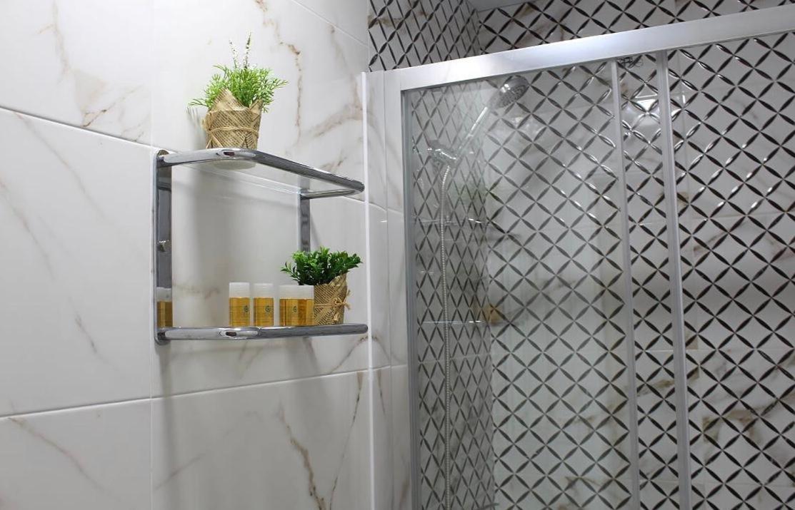 Hostal Imperial Merida Bagian luar foto